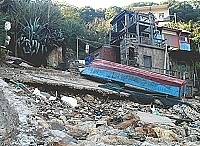 　夫人村曳船道，經過海棠颱風肆虐後，幾乎全毀，漁民請求有關單位儘快協助鋪設復原。（圖／文：張登傑）