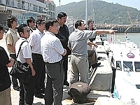 　縣長陳雪生會同馬管處長張振乾及多位專家前往福澳港遊客碼頭現勘，找尋設置浮動碼頭的理想地點。（圖／文：曹重偉）