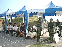 　陳縣長、曹立委等一行參觀一九四旅砲兵實彈射擊訓練。（圖／文：陳樂團）
