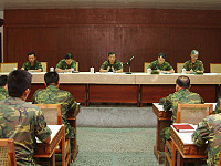 　馬防部司令陸中將於擴大會報期勉防區官兵全心全力投入本職工作，確維防區堅實戰力。（圖╱文：萬力維）