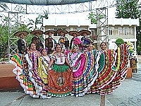 　繽紛藝術遊本週日晚間「墨西哥卡克特民族舞團」演出等您來欣賞。（圖：連江縣政府文化局提供）