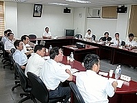 　因應選舉，地區調查機關與政風機構舉辦業務聯繫會報，並由縣選委會選監小組召集人張龍德做專題報告。（圖／文：曹重偉）
