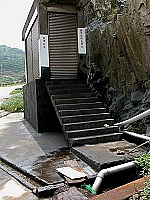 東引北澳的坑道油庫,遭民眾直接向環保署檢舉對環境造成汙染。(圖/文:陳其敏)