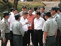 　震驚全國的成功山彈藥庫爆炸意外，總統陳水扁也親臨現場了解狀況並表達關切。（圖／文：曹重偉）