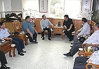 　海巡署長許惠祐來馬視察海岸巡防勤務，縣長陳雪生、議長陳振清把握機會為地區發聲。（圖／文：曹重偉）