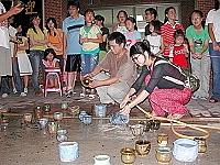 馬祖地區第一次在東引進行的樂燒,過程讓人屏息以待,宛如一場精采藝術表演。