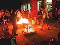馬祖地區第一次在東引進行的樂燒,過程讓人屏息以待,宛如一場精采藝術表演。(圖/文:陳其敏)