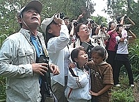   縣府建設局昨日舉辦馬祖野鳥生態解說課程，在進行實地野外觀察時，現場驚喜連連。（圖／文：張登傑）
