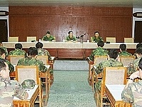 　副司令聽取近期工作概況，指示各級幹部不斷自我要求，全力以赴執行各項工作。（圖╱文：陳培倫）