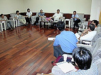 　縣府召開公共場所營利事業登記證申請協調會，出席業者發言踴躍。（圖／文：曹重偉）