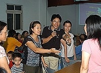 　連江縣家庭教育中心舉辦外籍配偶家庭生活智慧王成長課程，幫助遠渡重洋來馬的外籍配偶融入馬祖生活。（圖／文：張登傑）