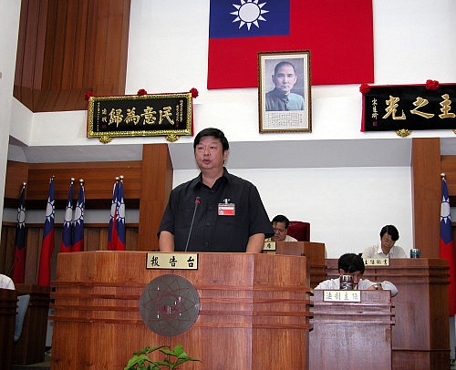 縣議會第三屆第八次定期大會開議,縣長陳雪生進行施政報告。(圖/文:曹重偉)