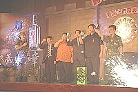 　享有盛名的東引精選高粱，昨天正式在台風光上市，喜歡東引高粱的酒饕，不用再長途跋涉，就可以享用到香醇甘冽的東引高粱。（圖：連江縣政府提供）