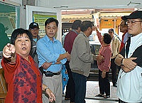 　南竿鄉代會昨日進行鄉政考察，馬祖村民大聲疾呼要將基地台遷出馬祖村。（圖／文：張登傑）