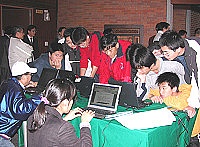   馬祖地區無線寬頻正式啟用，現場還有各種無線網路應用展示，讓民眾率先體驗。（圖／文：曹重偉）