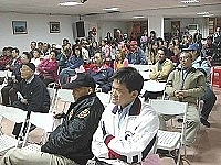 公辦政見發表會,大約有五、六十位鄉親到場聆聽,過程平和順利。(圖/文:陳其敏)