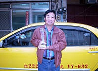 　資深計程車駕駛陳文光獲選今年優良職業駕駛人「金安獎」。（圖／文：曹重偉）