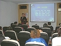 　中醫穴道按摩保健養生講座，聽講民眾踴躍。（圖／文：陳樂團）