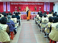　國際佛光會馬祖分會歲末關懷獻燈祈福法會，南竿場次吸引近百信眾虔誠參與。（圖／文：曹重偉）