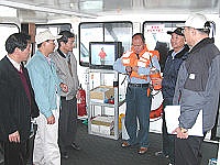 　為確保地區客運船隻安全設施的齊備，交通部船舶安檢小組來馬進行春安檢查。（圖／文：曹重偉）