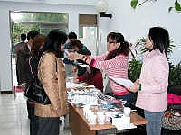 　地區成年民眾為胃幽門螺旋桿菌陽性者比例不低，為了健康都接受吹氣檢測。（圖／文：曹重偉）