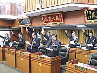 　連江縣議會第四屆縣議員集體宣誓就職。（圖／文：曹重偉）