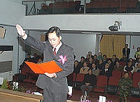　朱秀平宣誓就職南竿鄉第八屆鄉長，他表示，將以有鄉親的地方就有秀平做為期許，秉持著「簡政便民、創新負責」的理念，為南竿鄉親謀取最大的福祉。（圖／文：張登傑）