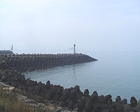 　北竿白沙碼頭北堤長度不足，縣府已納入馬祖地區港埠建設計畫中要加以改善。（圖／文：陳鵬雄）