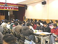 　銘傳大學「強化連江縣政府防救災作業能力」團隊昨日來馬與縣府各單位舉行協調會，工作團隊前往縣府各單位進行巨細靡遺的研究調查。（圖／文：張登傑）