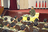 馬祖防衛指揮部指揮官陸中將以「讀書」、「存錢」、「練身體」三項目標,期勉官兵保持愉悅的心情「快樂當兵馬祖行」。(圖/文:吳語軒)