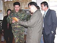 東引野戰醫院增設X光檢查室,連江縣衛生局長劉增應、鄉長馮印樂到場了解規劃情形。(圖/文:陳其敏)