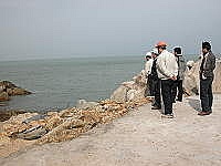 　台電馬祖區處在白沙南碼頭附近尋求海纜替代登陸點，列入可行方案評估。（圖／文：陳鵬雄）