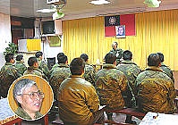 馬防部政戰副主任黃上校期勉士官隊學員應以正向的態度把握受士官訓的機會,勇敢面對挑戰,追求自我成長。(圖/文:紀宏曄)