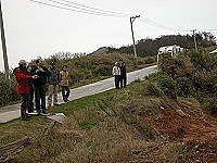 　環保署官員現地踏勘北竿風山廚餘及傢俱回收預定地。（圖／文：陳鵬雄）