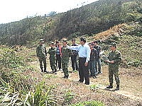 　四五據點即將增設涼亭、步道，鄉長柯玉官、旅長鍾傳濤現地勘察。（圖／文：林冰芳）