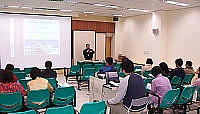 　文化局「不老依嬤的古音」口述歷史種籽培訓研習上週末登場，講師的精心傳授、學員們專心聆聽。（圖／文：曹重偉）