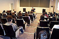 　縣長陳雪生會見縣府各所屬單位約僱人員，期勉大家勤於任事，不要擔心工作權益受損。（圖／文：曹重偉）
