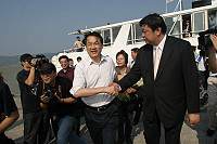 縣長陳雪生率民間參展團參加福州海交會到馬尾受到熱情歡迎。(圖/福州晚報提供)