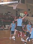 　第二天「健康上籃」，戰況更見精采。（圖／文：陳其敏）