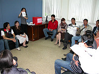 　南竿鄉選務中心舉辦鄉民代表暨村長選舉號次抽籤作業，鄉代候選人幾乎全部到齊。（圖／文：曹重偉）