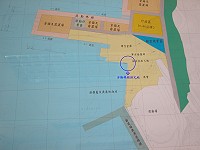 福澳港區今年要規劃設置浮動碼頭,預定地初步選定漁會製冰廠前方碼頭區。(圖 /文:陳鵬雄)