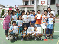 　創意遊學啟動！北竿&#22338;里國小學童率先前往東莒國小體驗，在校方精心安排下感受到東莒豐富的自然生態與古蹟美景，帶給小朋友很多難忘的回憶。（圖：東莒國小、&#22338;里國小提供）