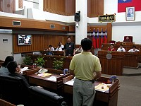 　縣議會第四屆第一次臨時大會，縣長陳雪生答覆議員質詢。（圖／文：曹重偉）
