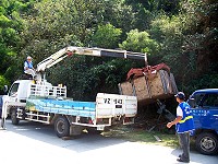 　縣府環保局展開加強整頓村容及廢棄物強制清除工作，要讓縣運來馬貴賓留下乾淨整潔好印象。（圖／文：曹重偉）
