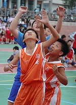 　為了家鄉、母校的榮耀，選手們無不全力奮戰。（圖與文：陳其敏、陳志銘、曹重偉）