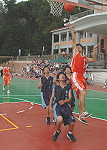 縣運國中男子組籃賽冠亞軍之爭戰況激烈,最後勝負僅有一分之差。(圖/文:陳其敏)
