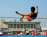 　跳高場上破聲連連，就是這一跳，中正國中選手張善清以1.63公尺，打破國男組1.62公尺大會紀錄。（圖／文：曹重偉）