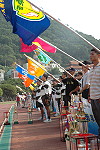 擁抱歡笑淚水 相約九七再見-九五年縣運大會閉幕。(圖與文:陳其敏、陳志銘、曹重偉)
