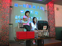 　首度為身心障礙者舉辦的「美麗人生歌唱比賽」歡樂登場，身障朋友參與踴躍，上台展現不為人知的好歌喉。（圖／文：曹重偉）