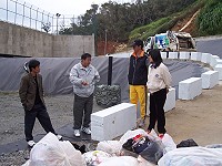 東引鄉垃圾衛生掩埋場正式開始試運轉,地方所會首長前往了解情況。(圖:環保局提供)